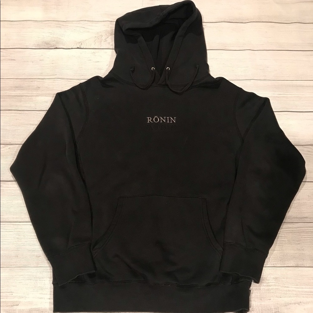 Black Ronin Hoodie Size L (24x25)